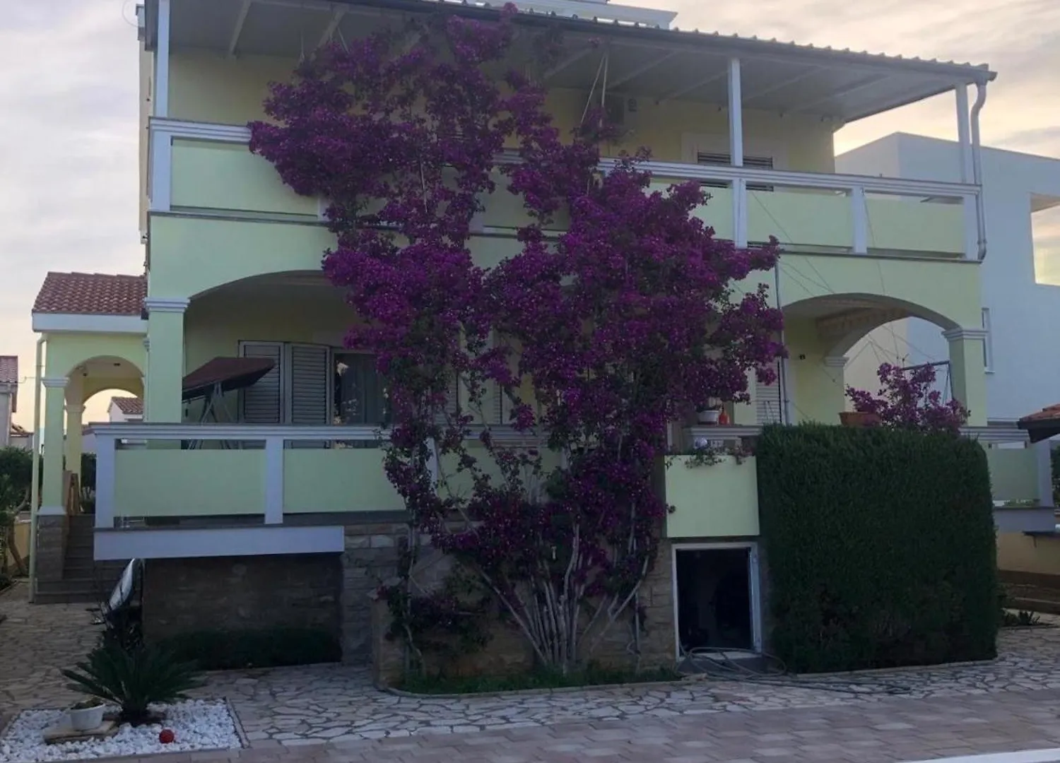 Tolles Appartement In Vir Mit Grill, Garten Und Terrasse Und Meerblick 0*,